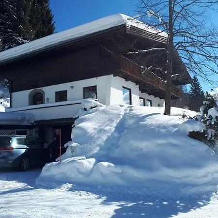 アパート Hans Ebner エーベン・イム・ポンガウ